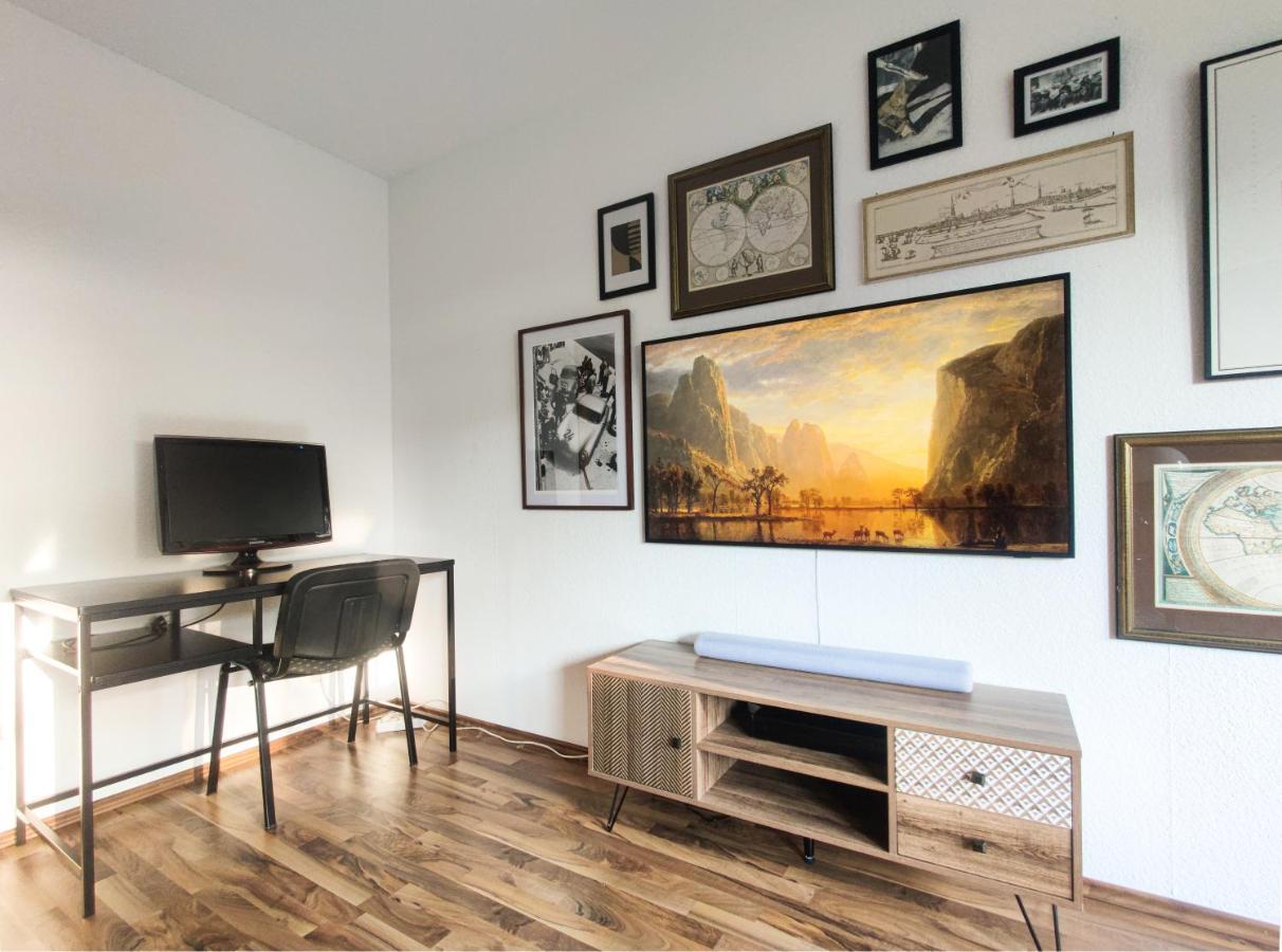 Inikama: Designer Apartment Im Gruenen - Netflix Rosengarten  Exteriör bild